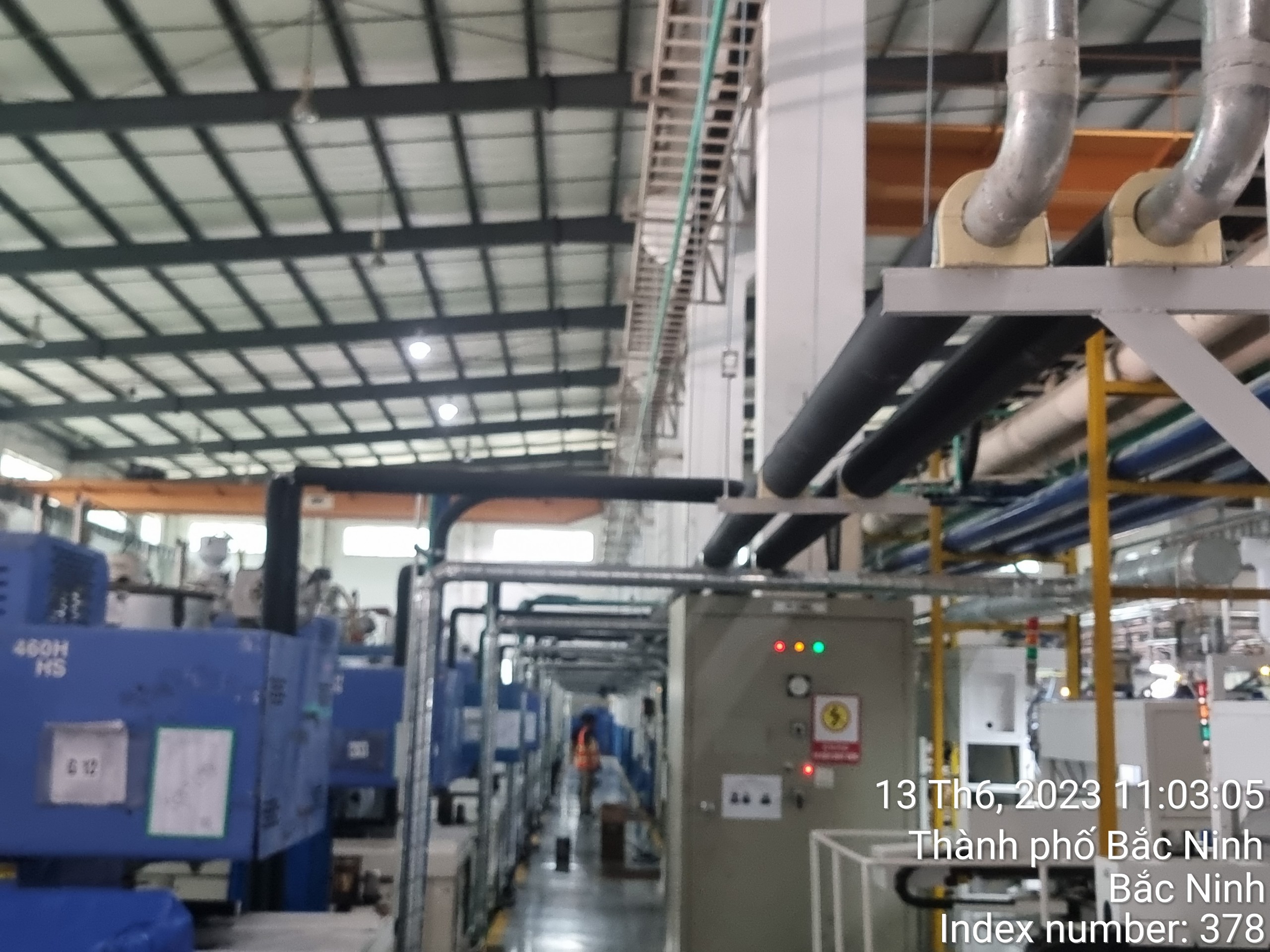 Lắp ráp giá đỡ hệ thống quang treo chống rung chuyên dụng cho đường ống Chiller trần nhà xưởng