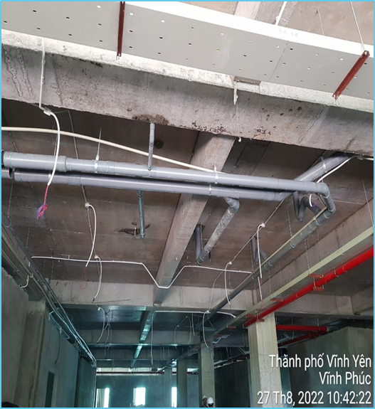 Lắp đặt hệ thống máng cáp điện, đường ống cấp thoát nước & ống PCCC trục trần