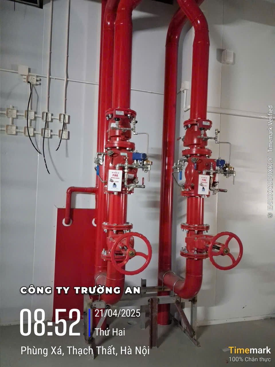 Thi công tuyến ống hút khói hành lang và cửa gió chống cháy
